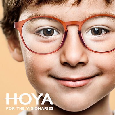 Kind mit MIYOSMART Brille